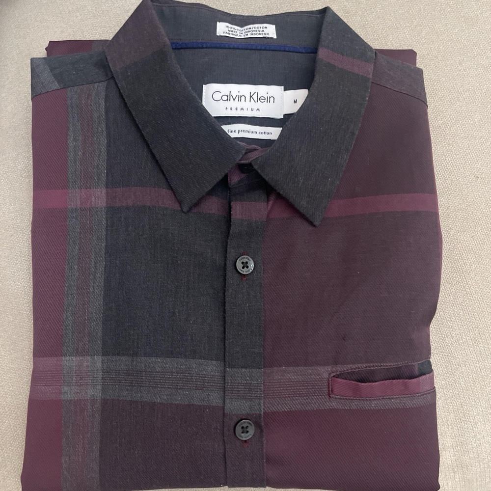NEOT. Calvin Klein Men's Dark Plaid Button Down Shirt